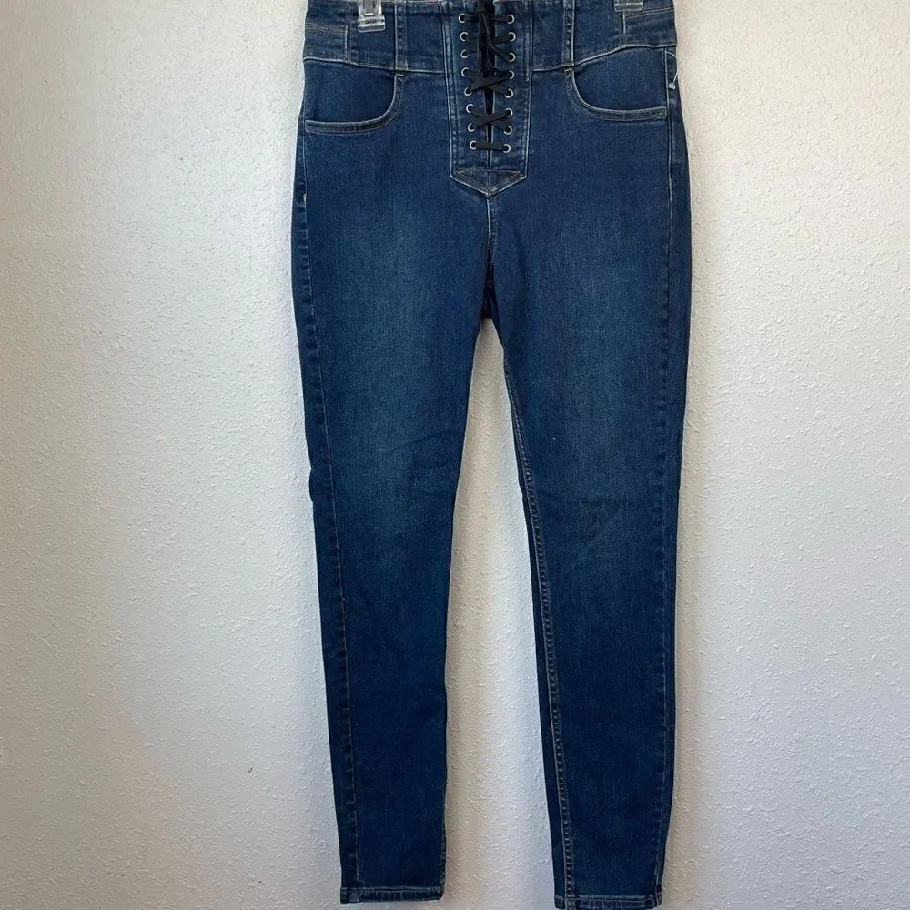 NWOT Lace Up Stretch Fit Jeans Size 28